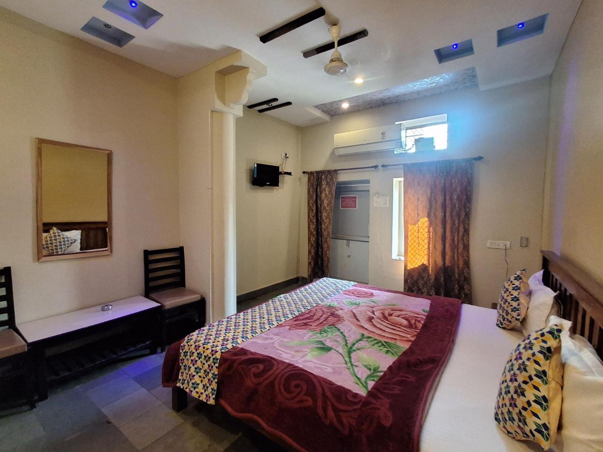 Hotel Om פושקאר מראה חיצוני תמונה
